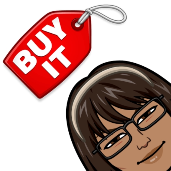 Selling Everything in my Closet - Picture 4 of 4